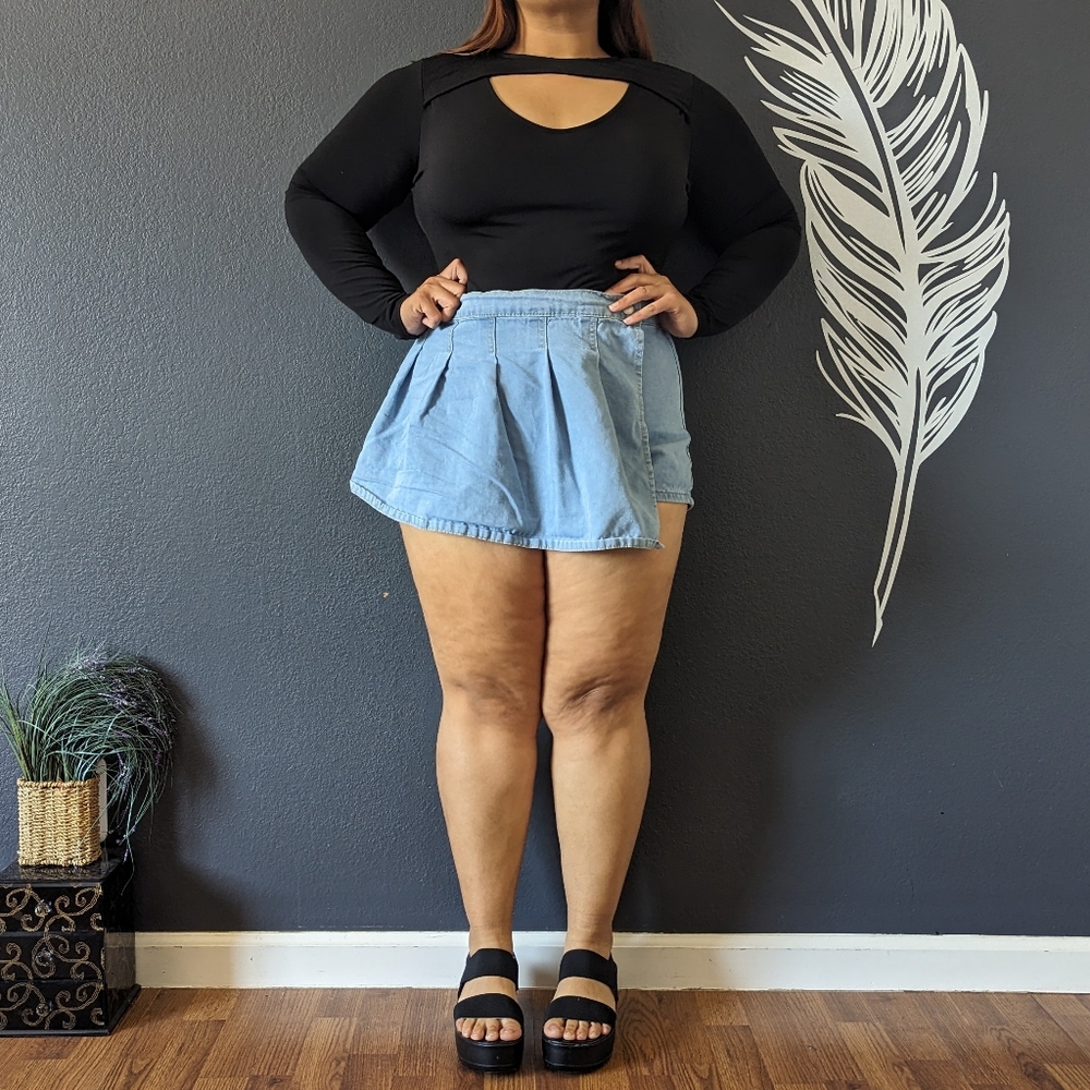 Shein Curve Shorts/ Skirt - Picture 8 of 8